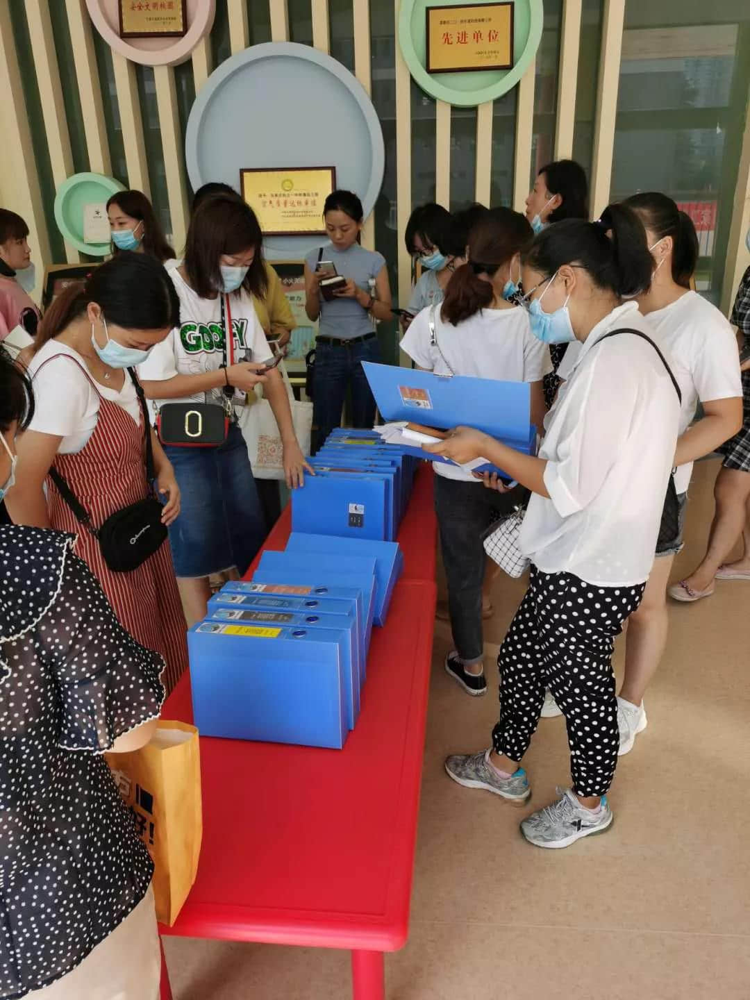 同 護(hù) 幼 苗 成 長共 創(chuàng) 美 好 家 園--石家莊私立第一中學(xué)幼兒園創(chuàng)衛(wèi)工作觀摩學(xué)習(xí)