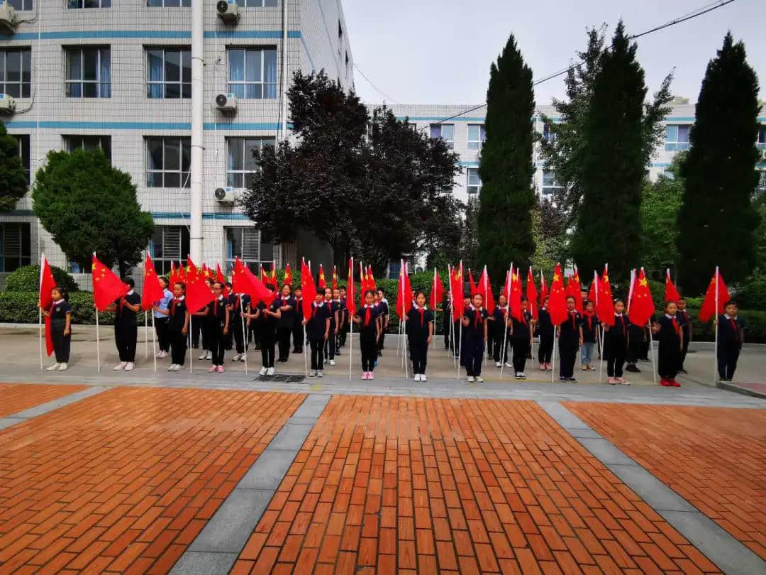 【繽紛五彩繪秋田 遍地紅椒醉萬(wàn)千】小學(xué)部斬獲多個(gè)獎(jiǎng)項(xiàng)