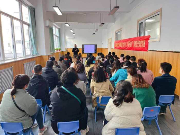 石家莊私立第一中學幼兒園“大手拉小手 幸福平安行”消防安全逃生親子演練活動圓滿成功！