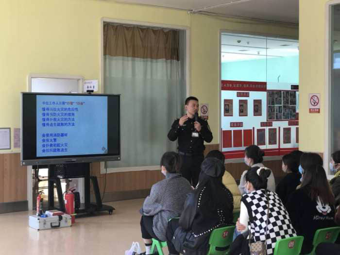 石家莊私立第一中學幼兒園“大手拉小手 幸福平安行”消防安全逃生親子演練活動圓滿成功！