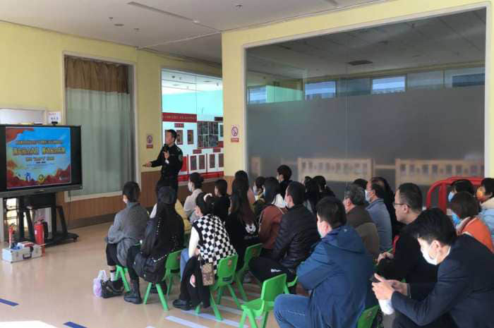 石家莊私立第一中學幼兒園“大手拉小手 幸福平安行”消防安全逃生親子演練活動圓滿成功！