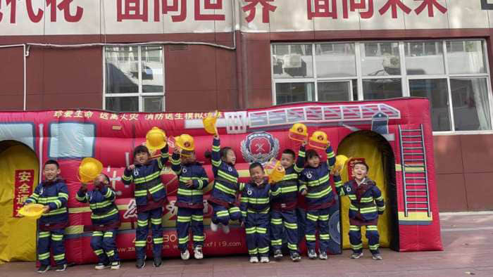 石家莊私立第一中學幼兒園“大手拉小手 幸福平安行”消防安全逃生親子演練活動圓滿成功！