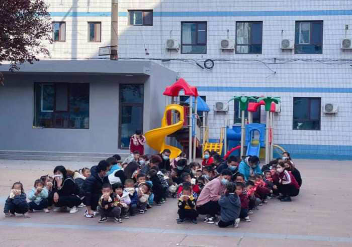 石家莊私立第一中學幼兒園“大手拉小手 幸福平安行”消防安全逃生親子演練活動圓滿成功！