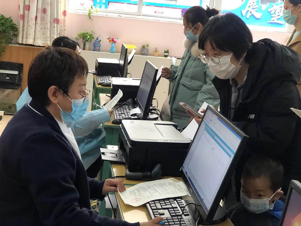 “疫”起行動，呵護(hù)幼“苗” 私立一中幼兒園第二針疫苗接種進(jìn)行時(shí)