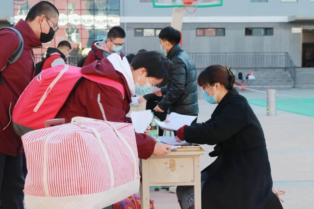 開學日|春暖花開，少年歸來