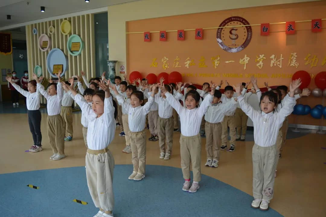 致敬最美逆行者 濃濃可敬天使情——私立一中附屬幼兒園護(hù)士節(jié)主題活動(dòng)