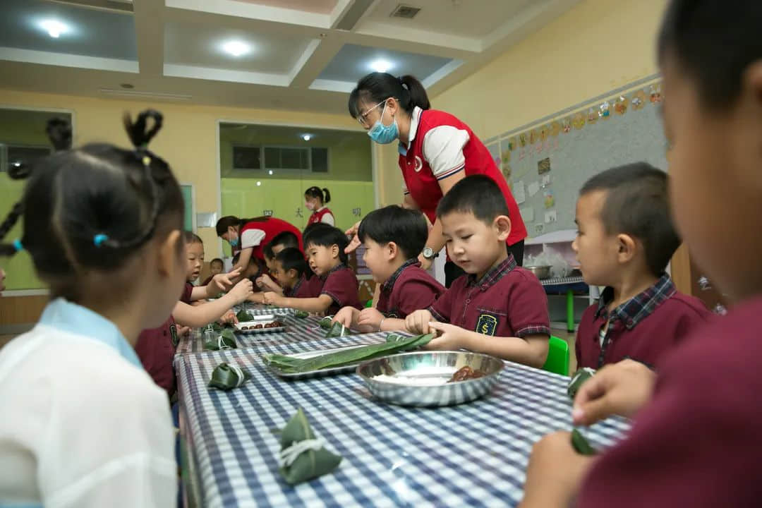 童心向黨慶六一 家校共育過端午--私立一中附屬幼兒園云端兒童節(jié)活動