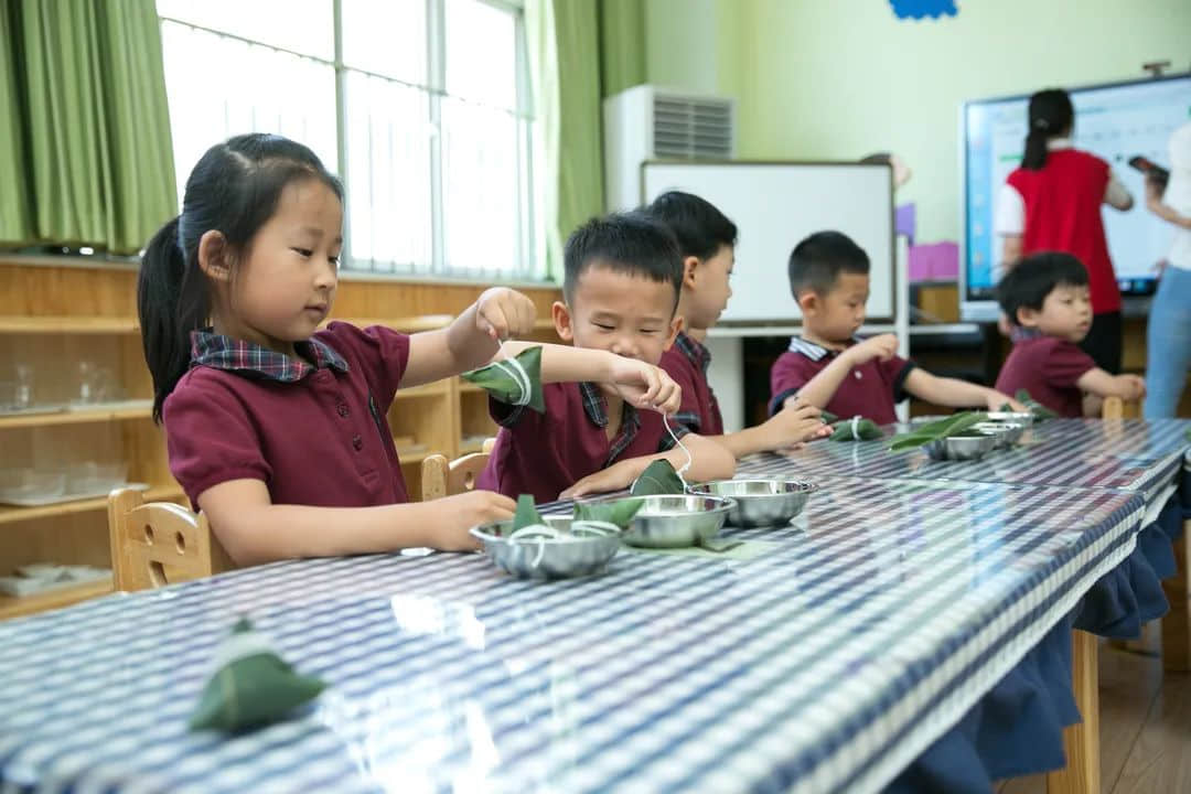 童心向黨慶六一 家校共育過端午--私立一中附屬幼兒園云端兒童節(jié)活動