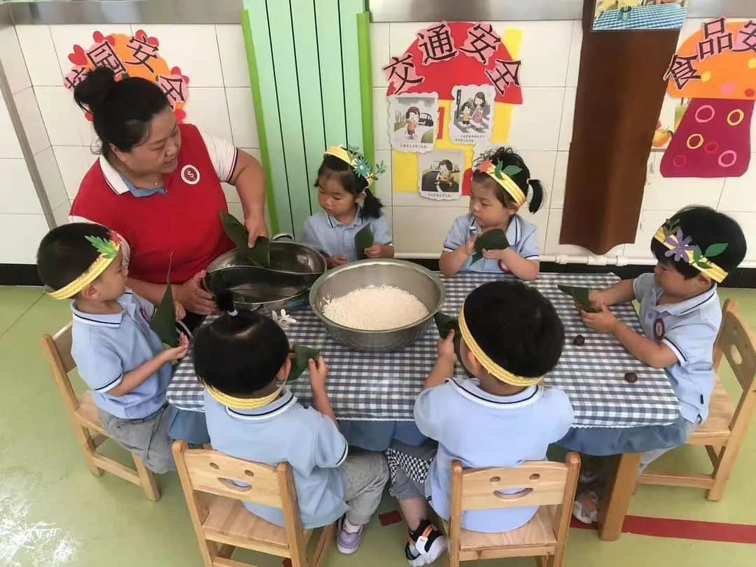 童心向黨慶六一 家校共育過端午--私立一中附屬幼兒園云端兒童節(jié)活動