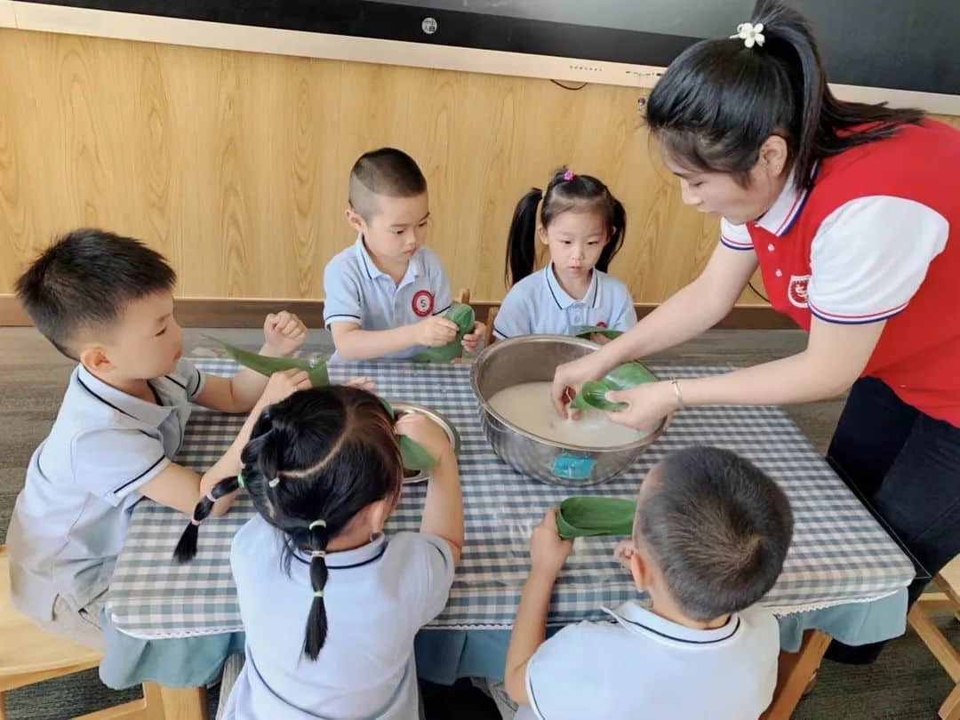 童心向黨慶六一 家校共育過端午--私立一中附屬幼兒園云端兒童節(jié)活動