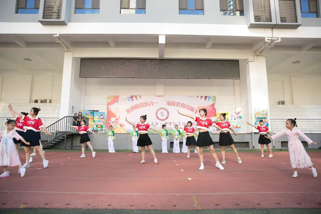 童心向黨慶六一 家校共育過端午--私立一中附屬幼兒園云端兒童節(jié)活動