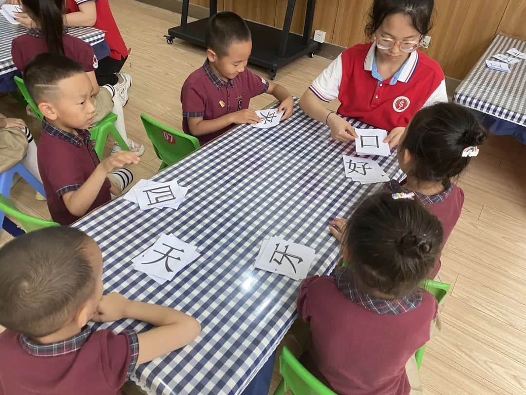 【以花為令，字詞為伴】—私立一中附屬幼兒園“識(shí)字飛花令”