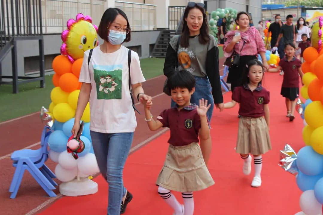 【畢業(yè)季】惜別 感恩 起航 一路成長—私立一中附屬幼兒園大班畢業(yè)盛典