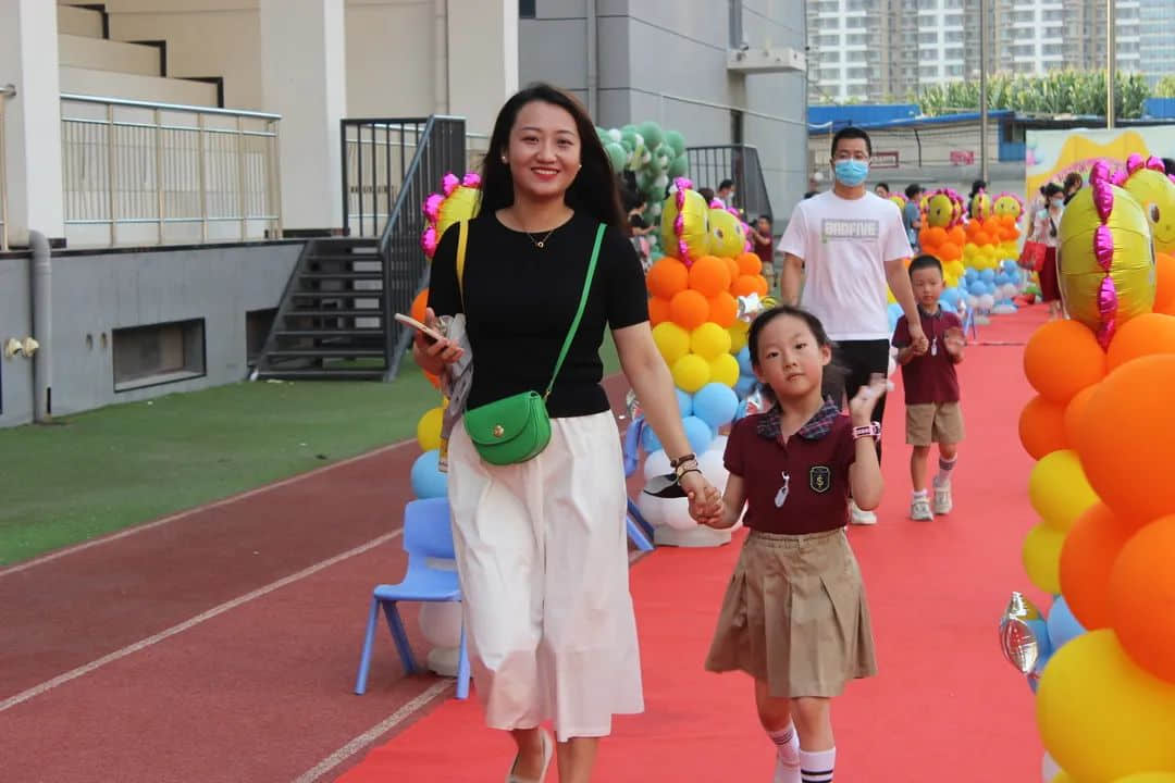 【畢業(yè)季】惜別 感恩 起航 一路成長—私立一中附屬幼兒園大班畢業(yè)盛典