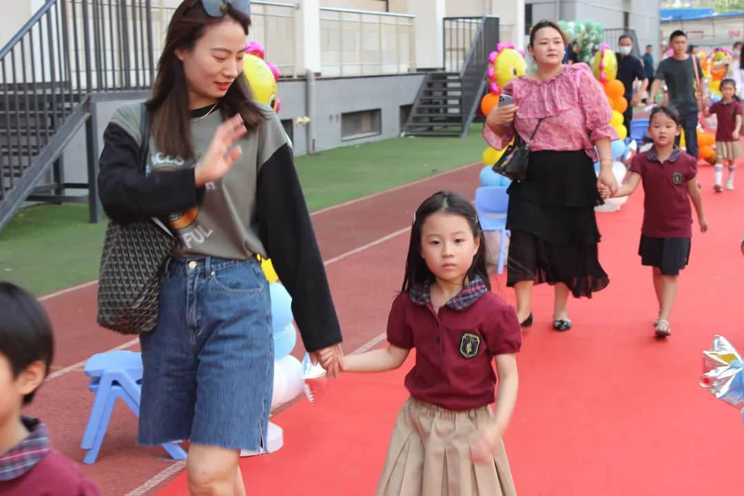 【畢業(yè)季】惜別 感恩 起航 一路成長—私立一中附屬幼兒園大班畢業(yè)盛典