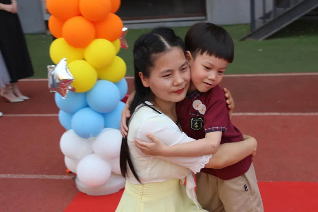 【畢業(yè)季】惜別 感恩 起航 一路成長—私立一中附屬幼兒園大班畢業(yè)盛典