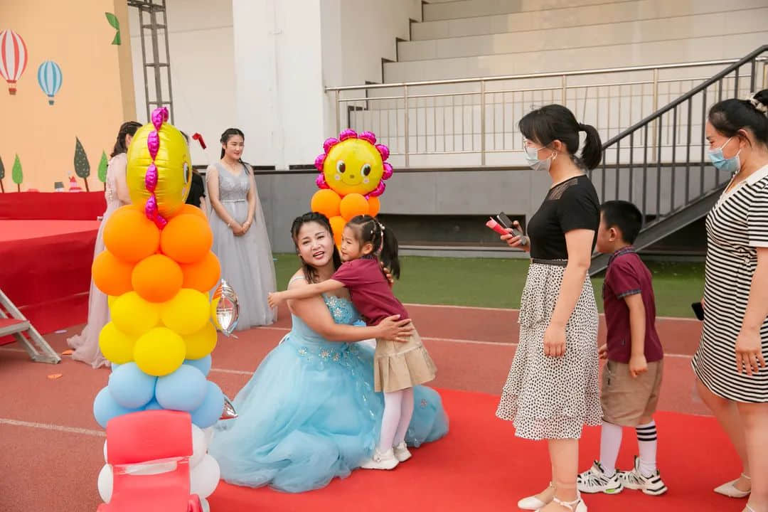 【畢業(yè)季】惜別 感恩 起航 一路成長—私立一中附屬幼兒園大班畢業(yè)盛典