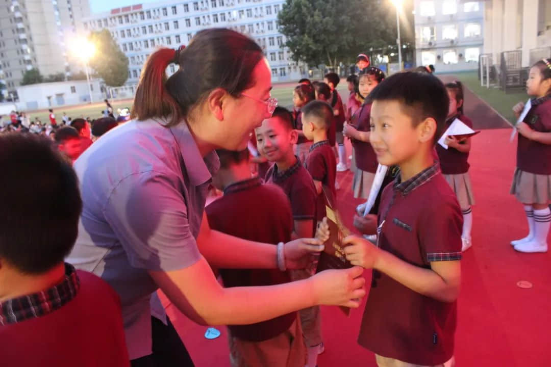 【畢業(yè)季】惜別 感恩 起航 一路成長—私立一中附屬幼兒園大班畢業(yè)盛典