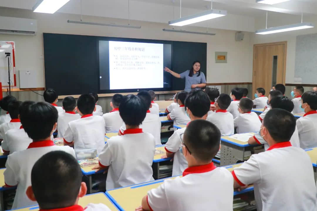 少年迎風(fēng)而來，緊握蔚藍(lán) | 你好新同學(xué)！