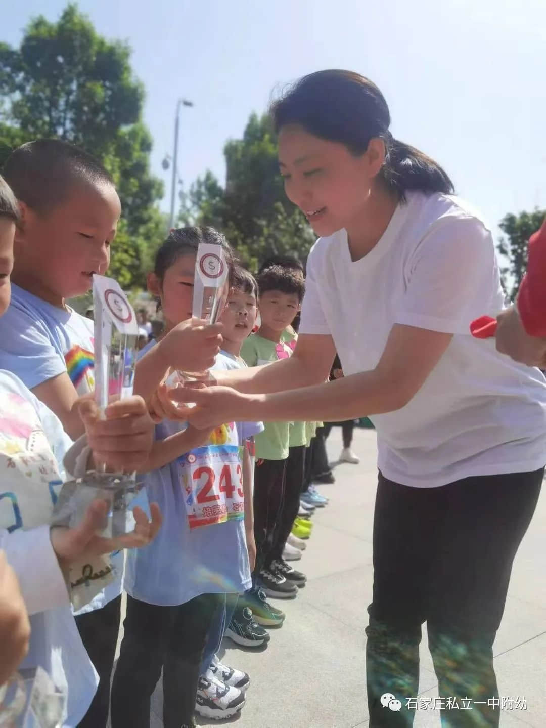 【親子運(yùn)動(dòng)會(huì)】石家莊市私立第一中學(xué)幼兒園首屆親子馬拉松——為愛(ài)奔跑，勇敢做自己