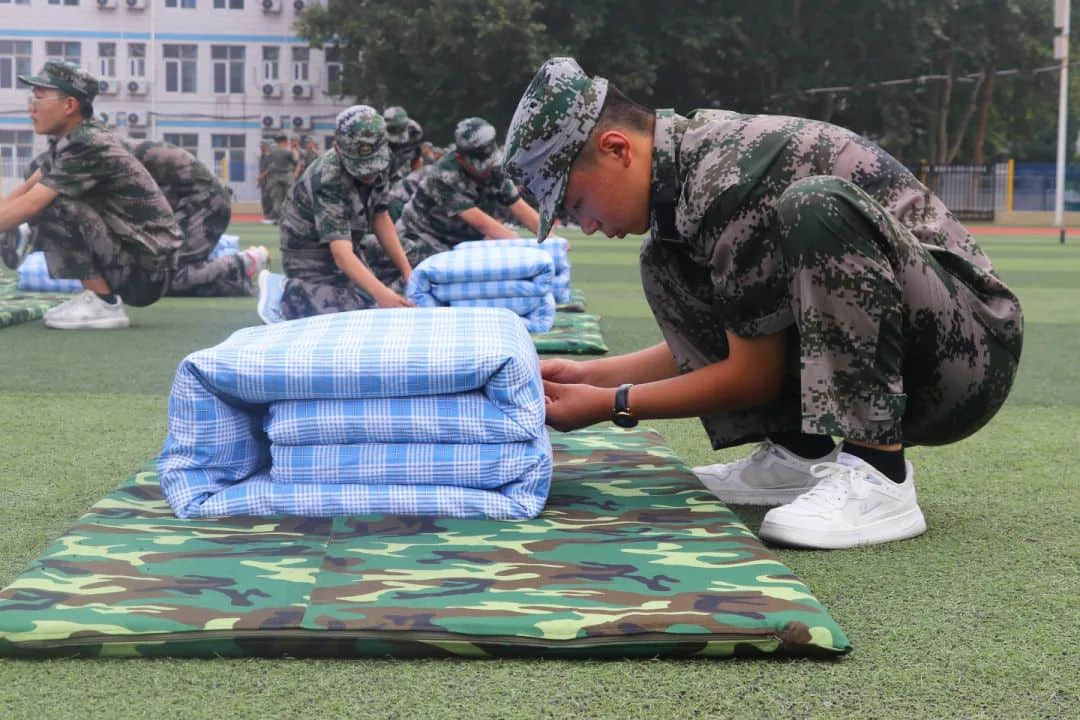 展颯爽英姿 壯青春之志丨軍訓進行時