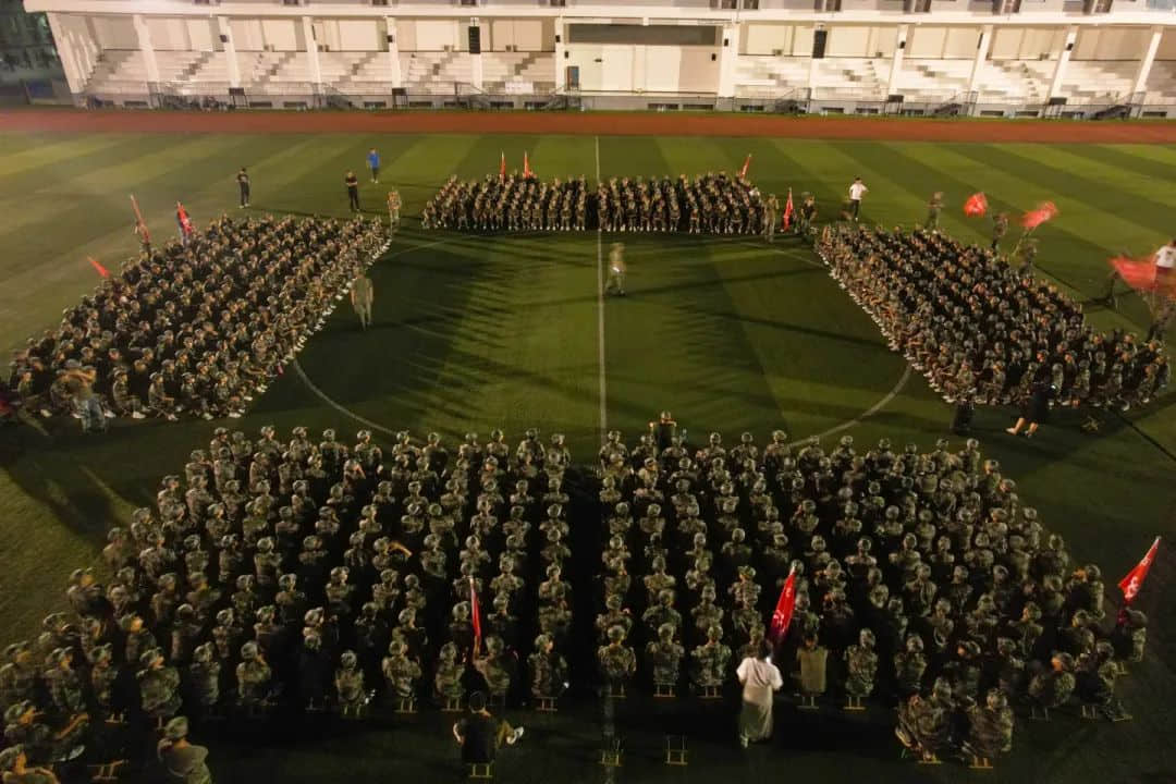 展颯爽英姿 壯青春之志丨軍訓進行時