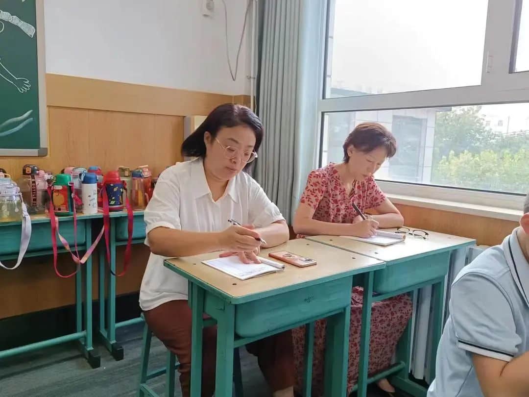 【立小?聚焦教學】開學新面貌 把脈新課堂｜石家莊私立一中附屬小學開展新學期“推門聽課”活動