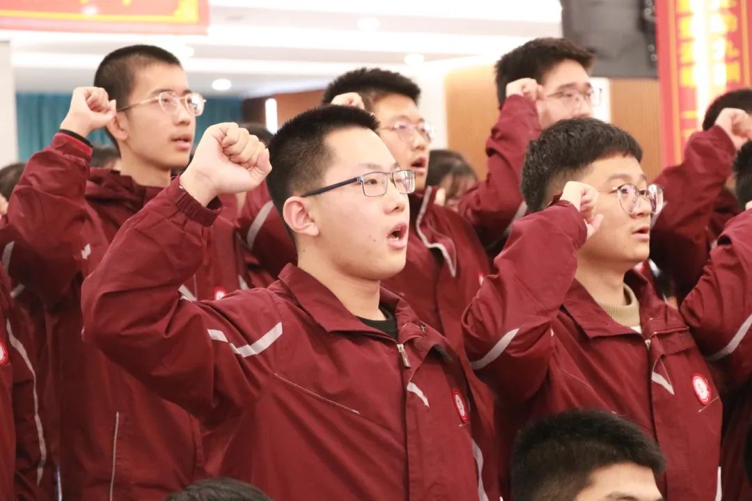 乘風破浪戰(zhàn)百日 踔厲奮進鑄輝煌丨高三年級迎戰(zhàn)高考百日誓師活動