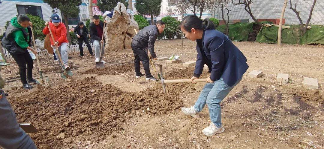 【立小?生命教育】尋味種植園 探秘中草藥｜三年級(jí)百草園種植課程開(kāi)啟儀式