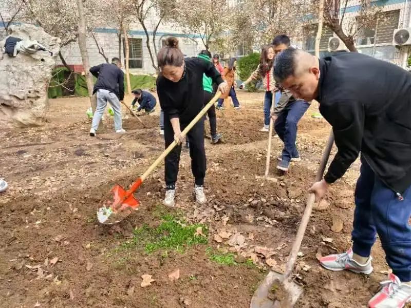 【立小?生命教育】尋味種植園 探秘中草藥｜三年級(jí)百草園種植課程開(kāi)啟儀式