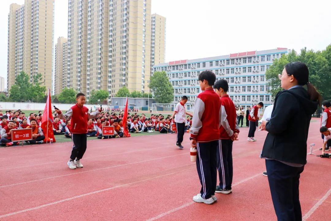 躍動青春 繩采飛揚(yáng)丨初一年級跳繩比賽圓滿落幕