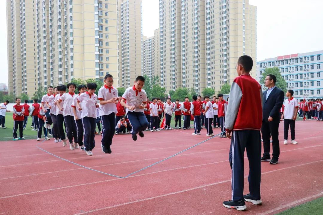 躍動青春 繩采飛揚(yáng)丨初一年級跳繩比賽圓滿落幕