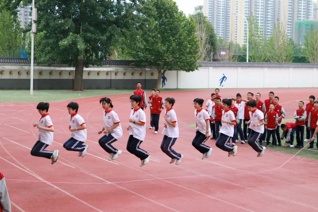 躍動青春 繩采飛揚(yáng)丨初一年級跳繩比賽圓滿落幕