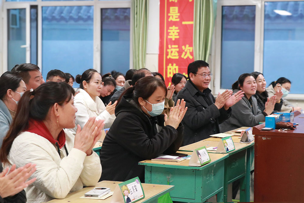 家校共育待花開 攜手并肩創(chuàng)未來丨我校各年級期中家長會圓滿完成