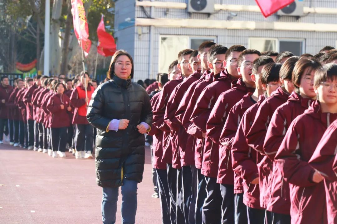 感恩相伴 逐夢(mèng)星辰丨高二師生愛(ài)在心中更在行間