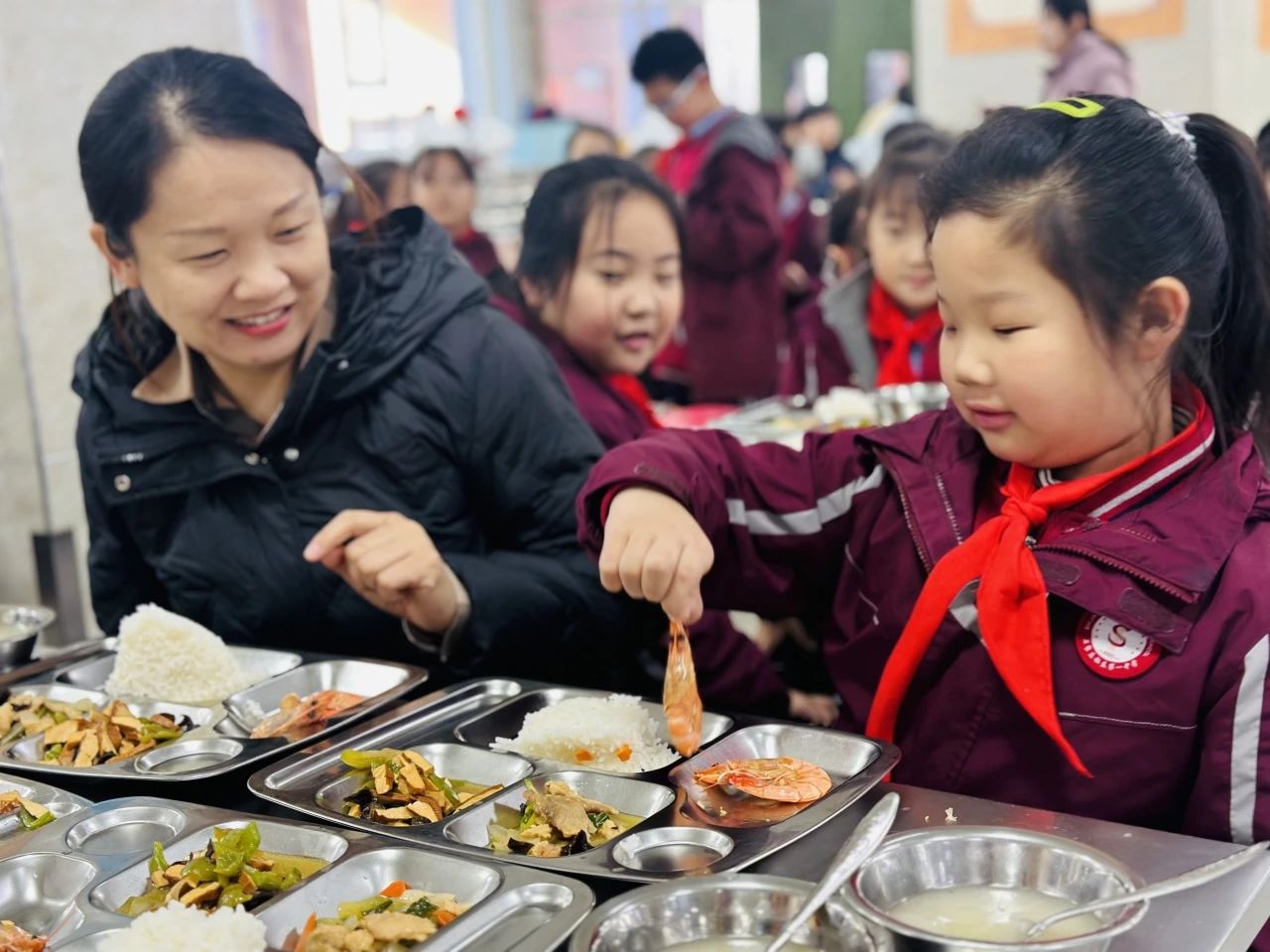 【立小 ? 家校共育】美好“食”光 與愛同在 | 第一學(xué)期家長(zhǎng)陪餐紀(jì)實(shí)