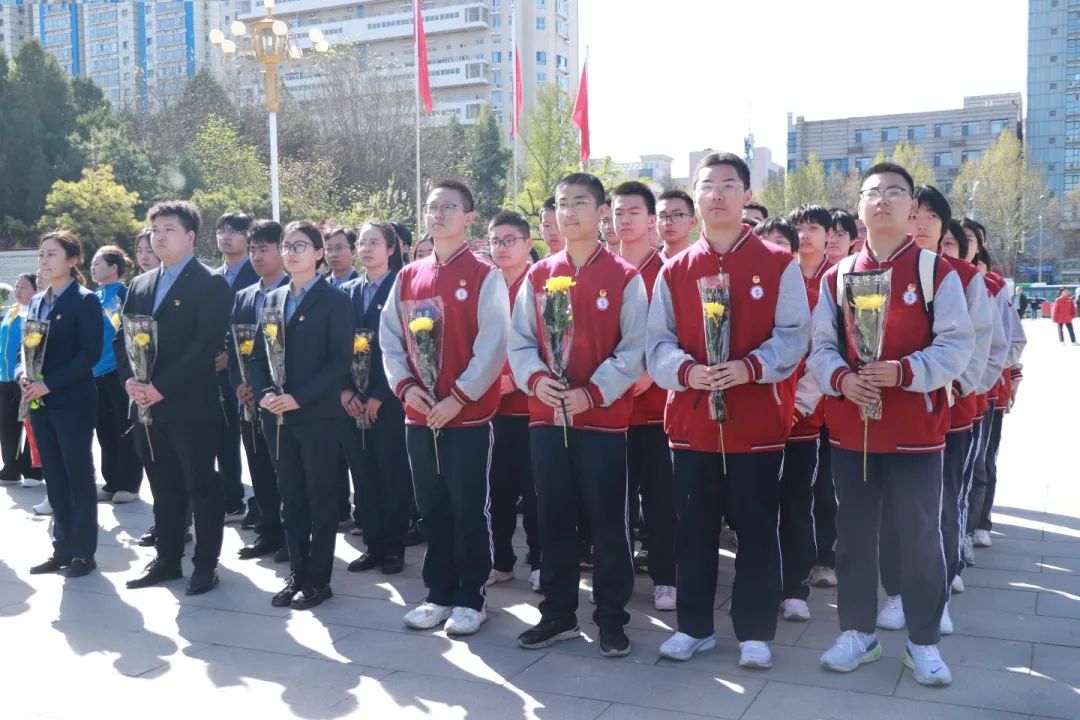 緬懷先烈志 共鑄中華魂丨私立一中開展清明祭掃活動(dòng)