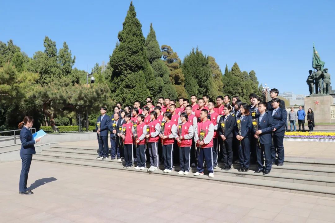 緬懷先烈志 共鑄中華魂丨私立一中開展清明祭掃活動(dòng)
