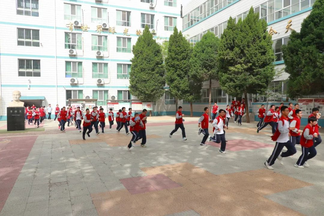 筑牢安全防線 守護(hù)生命校園丨我校舉行4月份消防應(yīng)急疏散演練