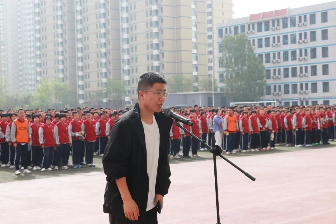 筑牢安全防線 守護(hù)生命校園丨我校舉行4月份消防應(yīng)急疏散演練