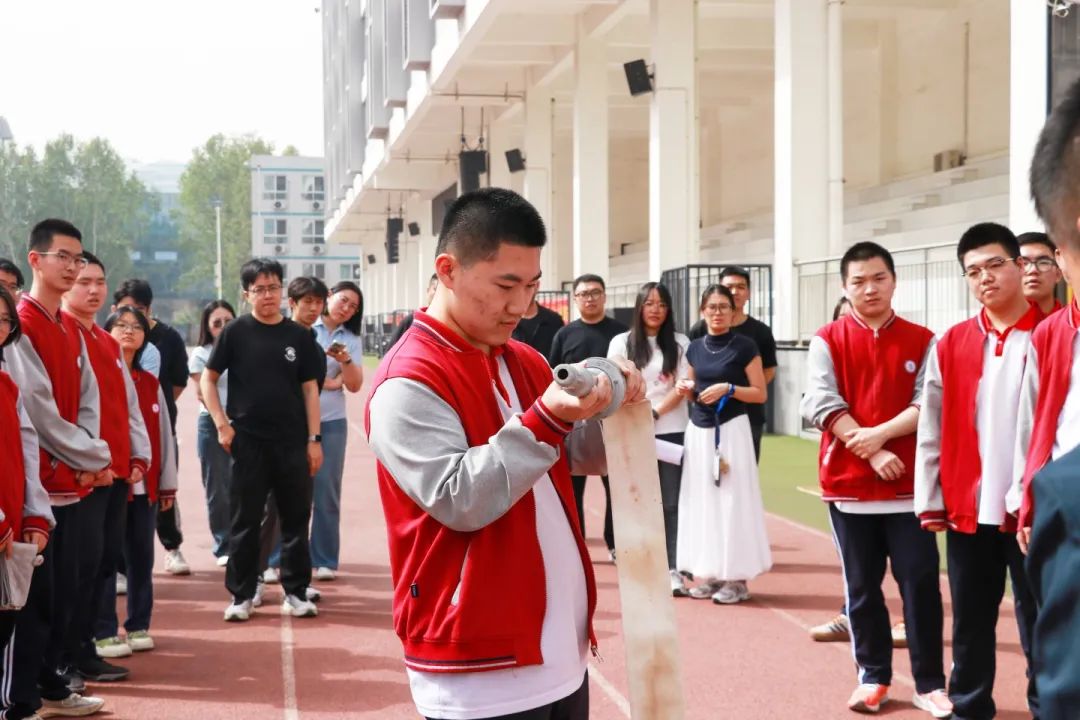 筑牢安全防線 守護(hù)生命校園丨我校舉行4月份消防應(yīng)急疏散演練