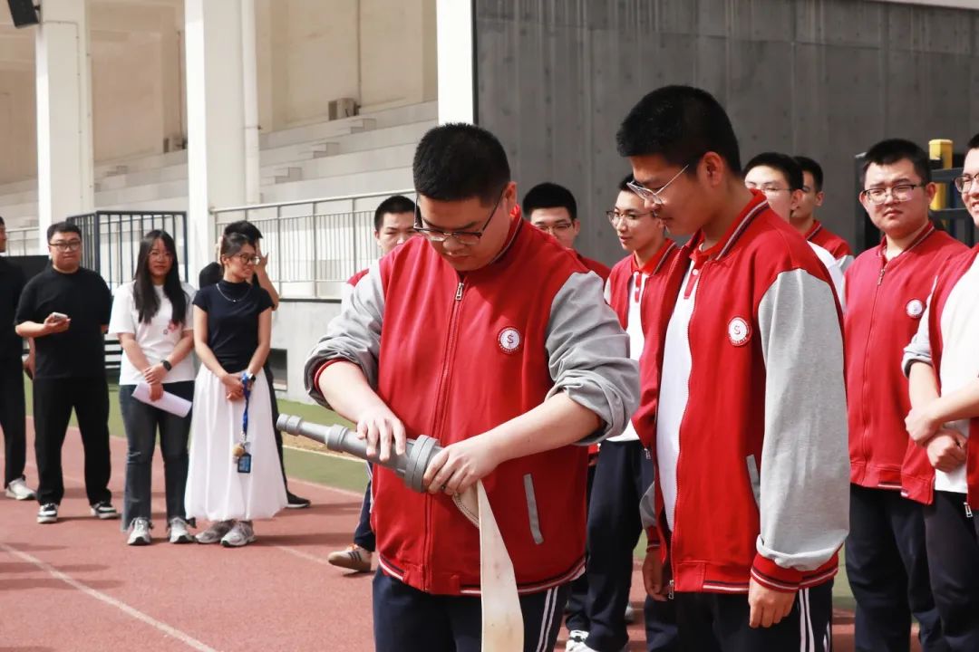 筑牢安全防線 守護(hù)生命校園丨我校舉行4月份消防應(yīng)急疏散演練