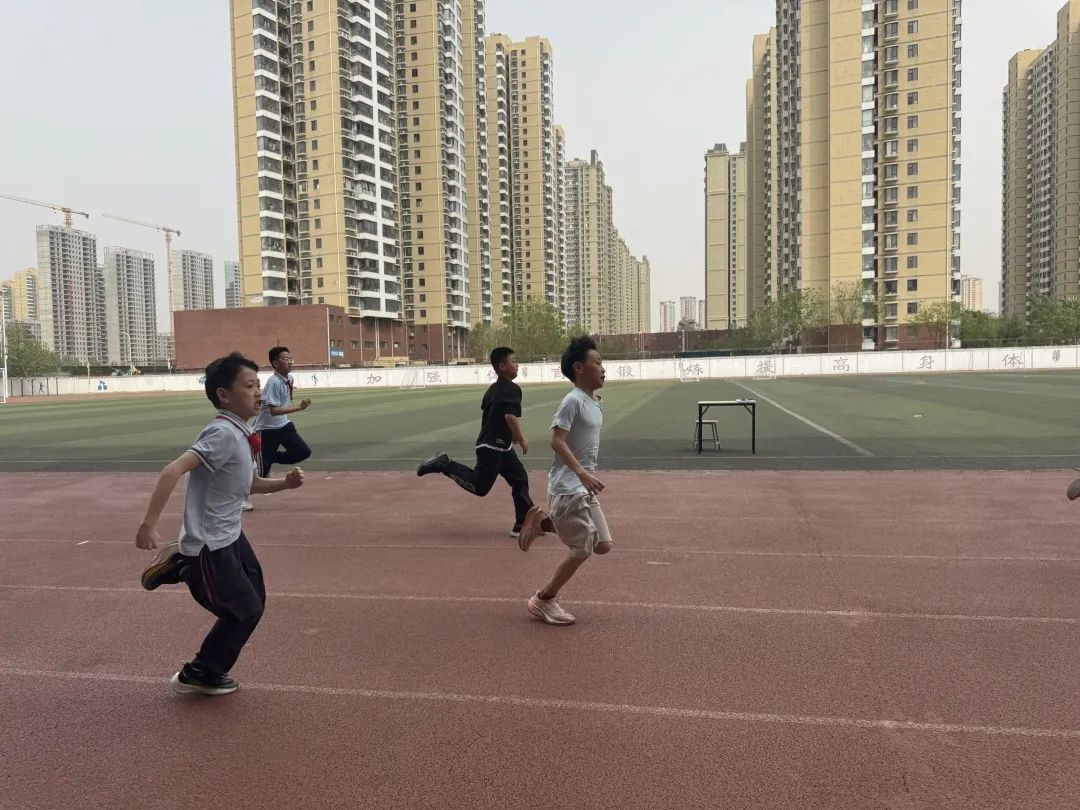【立小 ? 體育節(jié)】酷跑賽道已開啟！誰將成為體育節(jié)“追風(fēng)王”｜第四屆陽光體育節(jié)