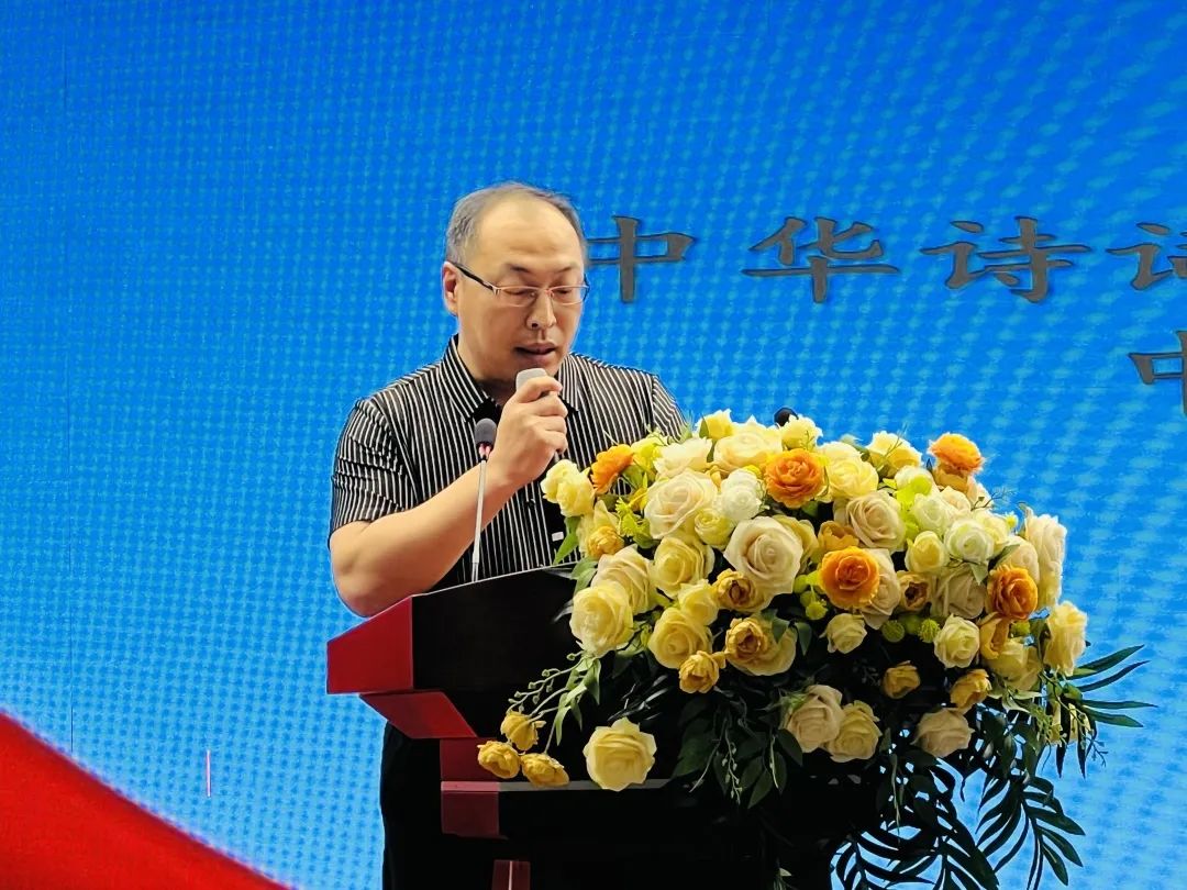 【立小 ? 榮耀】中華詩(shī)園河北朗誦藝術(shù)團(tuán)啟動(dòng)儀式暨河北石家莊辦事處成立儀式在我校華彩開(kāi)啟