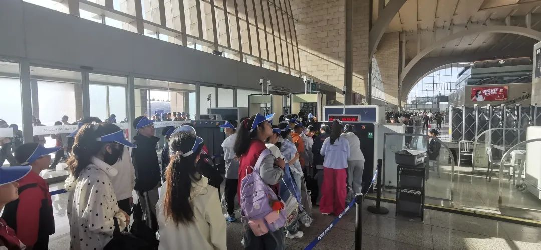 【立小 ? 畢業(yè)】嘿，小俠們的“京”彩旅行來啦~｜小初銜接部畢業(yè)活動紀實