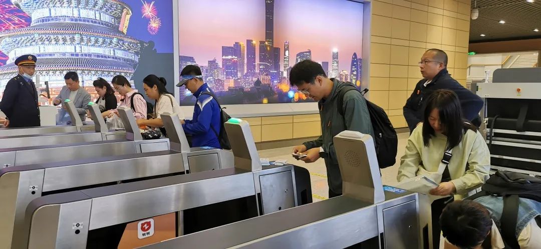 【立小 ? 畢業(yè)】嘿，小俠們的“京”彩旅行來啦~｜小初銜接部畢業(yè)活動紀實