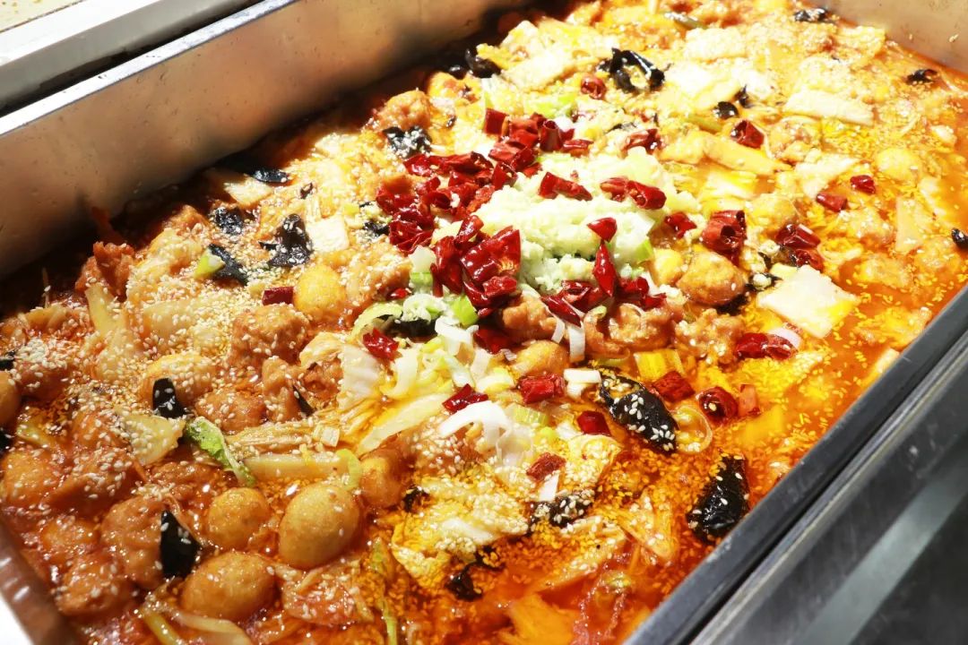 學(xué)生之眼：透視食堂這個“校園味覺魔方”
