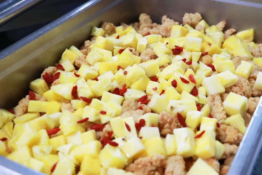 學(xué)生之眼：透視食堂這個“校園味覺魔方”