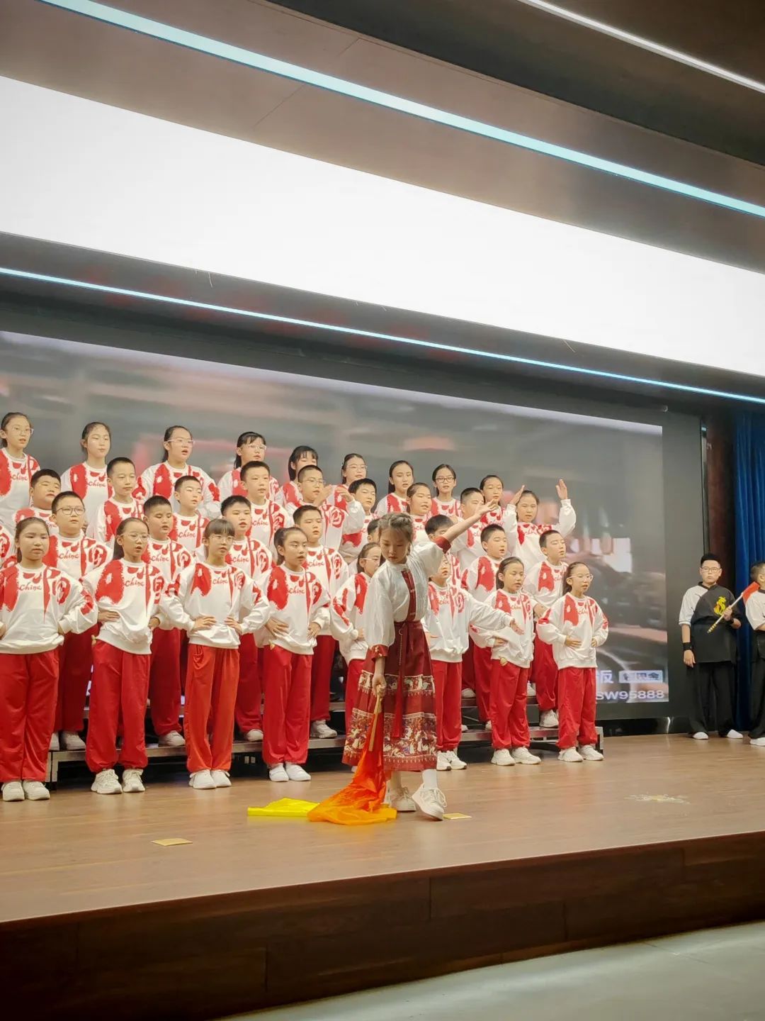【立小 ? 美育】當(dāng)經(jīng)典名著“活”起來(lái) 看少年如何演繹江湖豪情｜名著項(xiàng)目式學(xué)習(xí)之戲說(shuō)水滸
