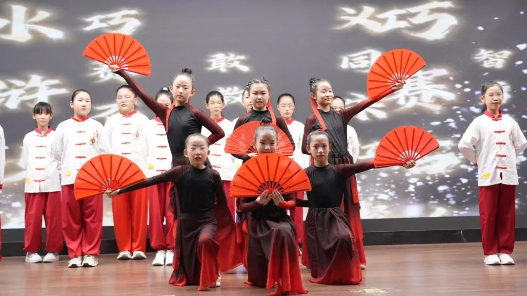 【立小 ? 美育】當(dāng)經(jīng)典名著“活”起來(lái) 看少年如何演繹江湖豪情｜名著項(xiàng)目式學(xué)習(xí)之戲說(shuō)水滸